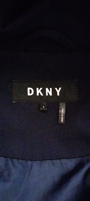 Пуховик DKNY темно-синій