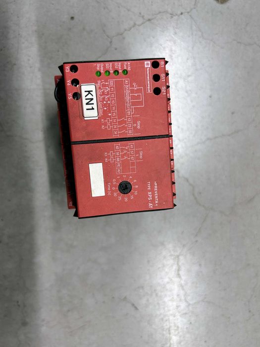 Wyposażenie magazynku serwisowego do naprawy maszyn CNC i innych