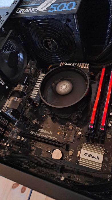 PC Gaming Ryzen 5 3400G / 16GB Geil DDR4 / Windows 11