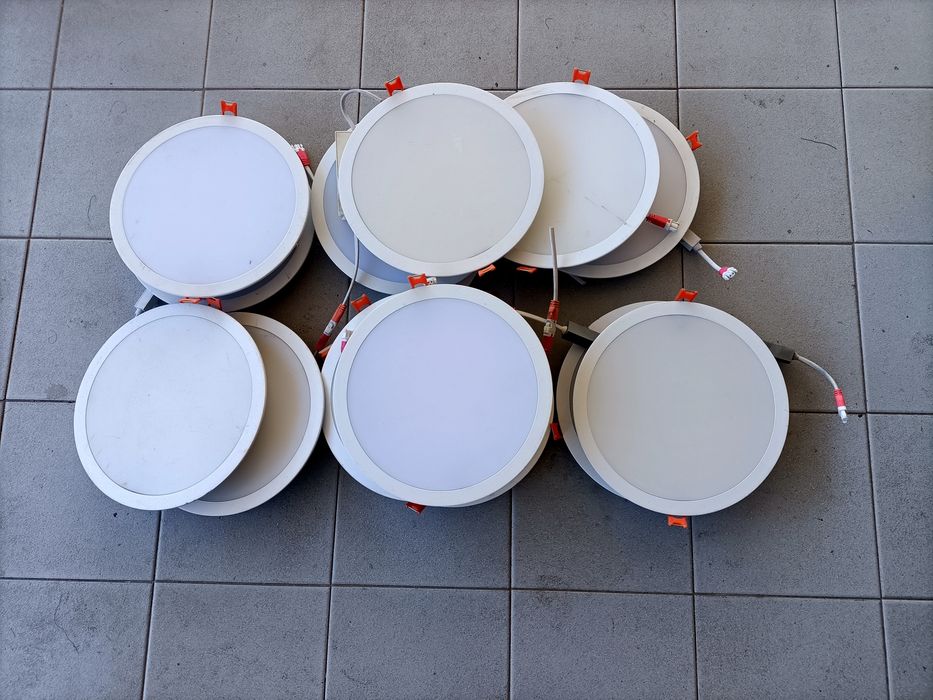 Lote de 14 candeeiros de teto embutir