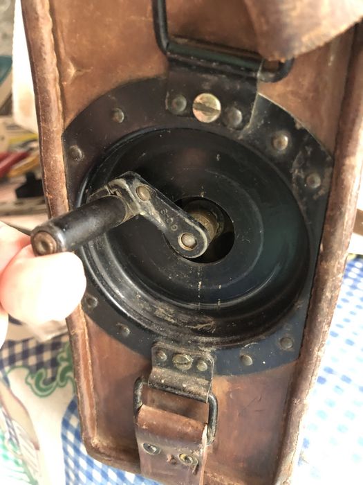 Telefone antigo portatil de campanha