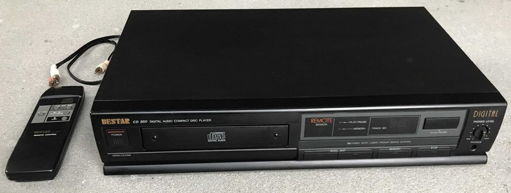 Odtwarzacz CD BESTAR CD 850 z pilotem lata 90. XX w. stan dobry