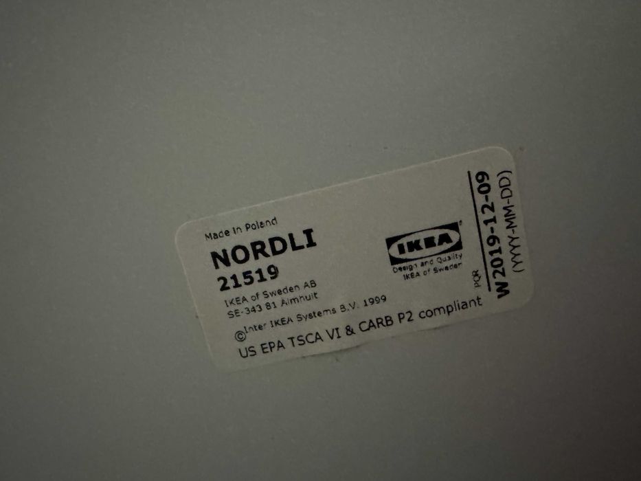 Mesas de cabeceira brancas NORDLI IKEA