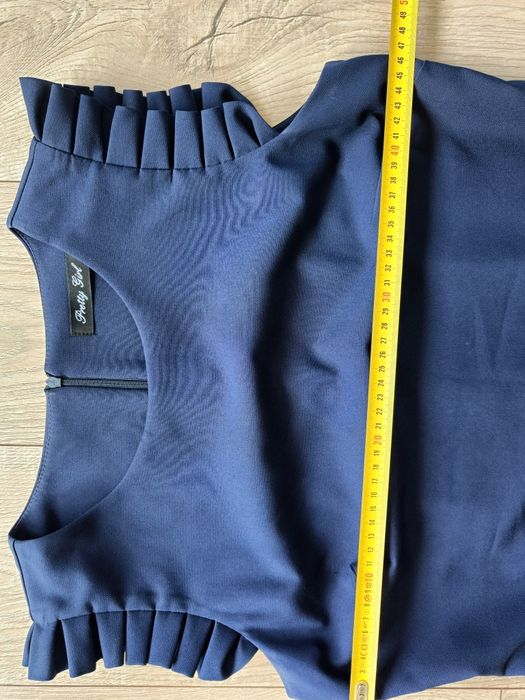 Granatowa sukienka roszerzana