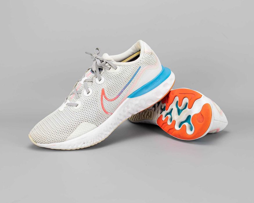 Беговые кроссовки в сетку Nike Renew Run.46 размер