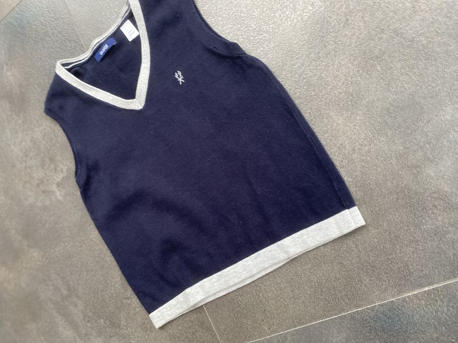 Urocza kamizelka swetrowa Okaidi r. 110 - doskonała jakość - użyta raz