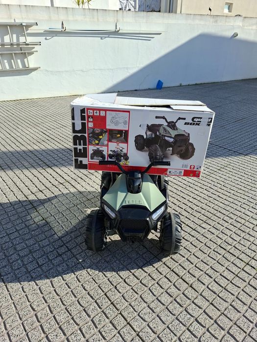 Moto 4 para criança