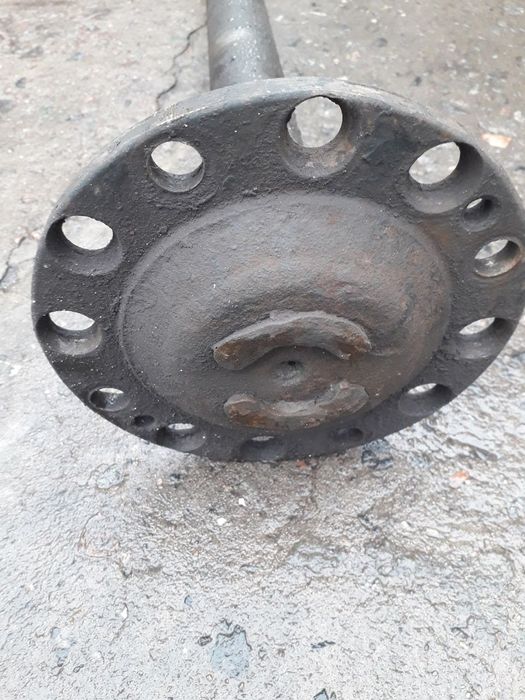 Полуось камаз почти новая.