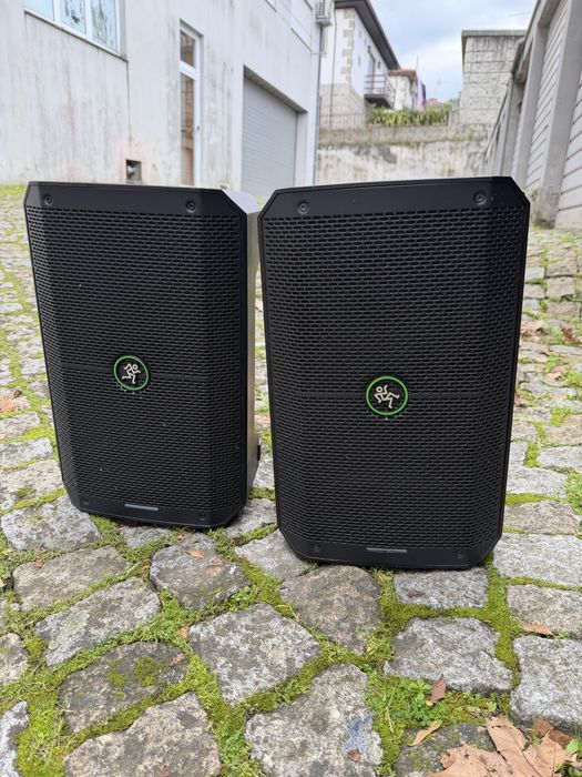 Par de colunas Mackie go 8” a Bateria