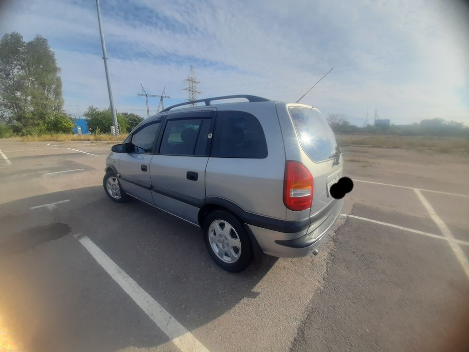 Опель зафира а 1.8 бензин 2000г