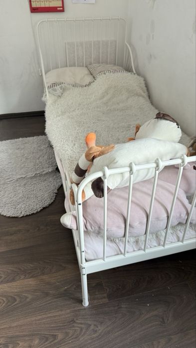 Біле Металеве Ліжко IKEA
