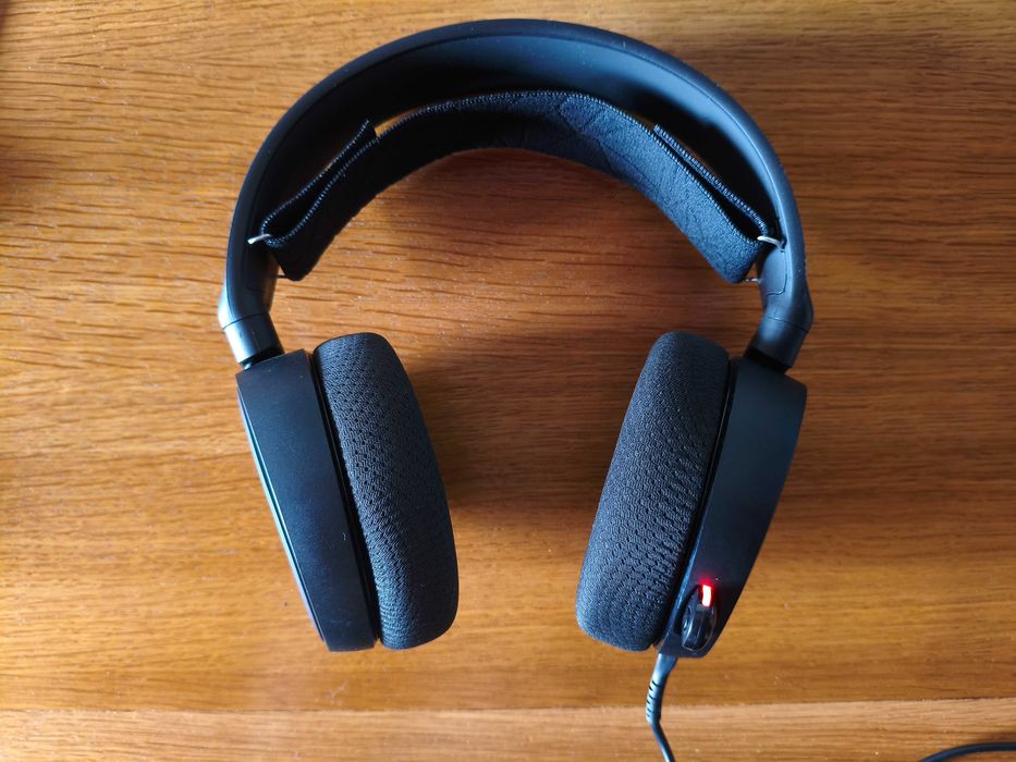 SteelSeries Arctis 5 – Headset Gaming RGB com Som 7.1