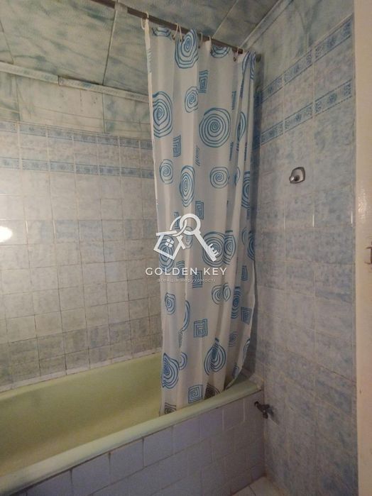 Продаж 3 кімнатної квартири з автономним опаленням на Павла Глазового