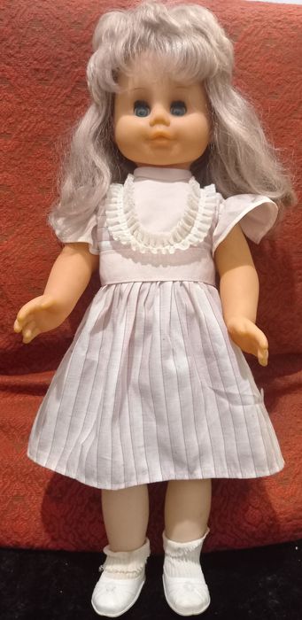 Продам куклу коллекционную