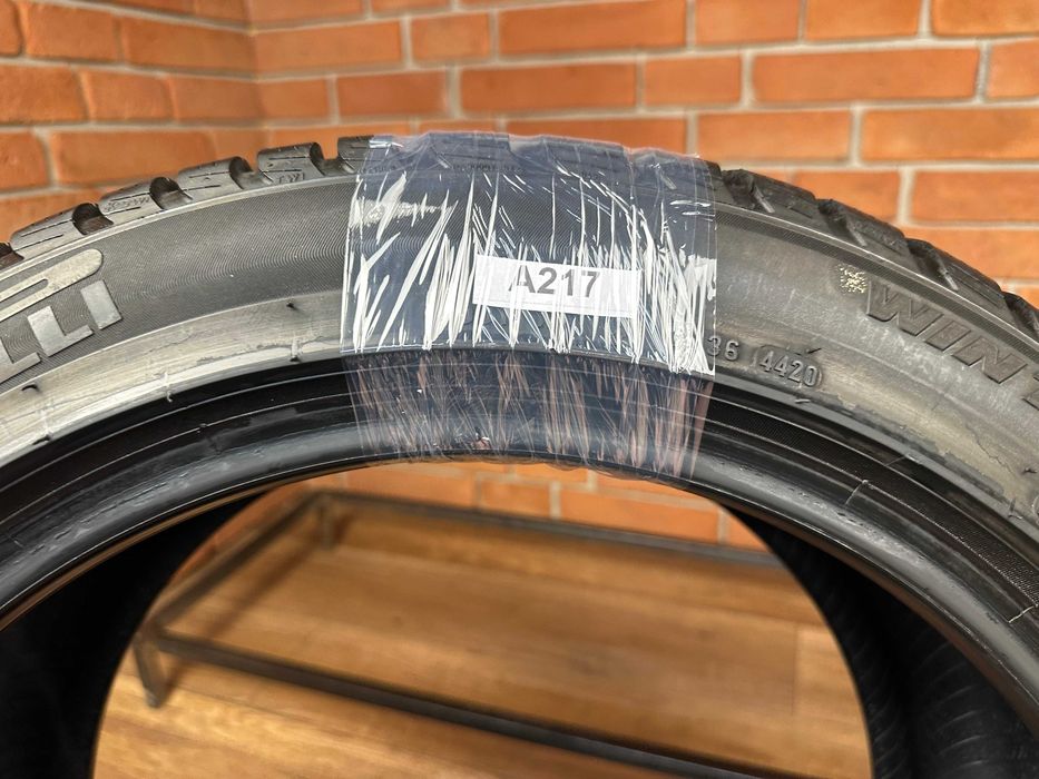 1x 275/40R18 Pirelli SottoZero 3 103V ROK 2020 7,5mm
