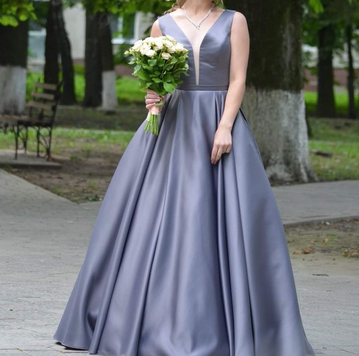 Продається випускна сукня в ідеальному стані