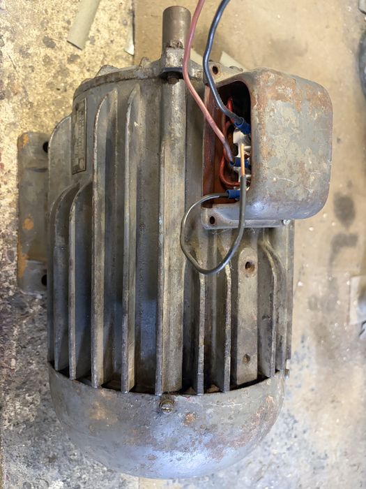 Silnik elektryczny 4kw 1400obr 3 fazowy 380v 400v oska 28mm silnik kw