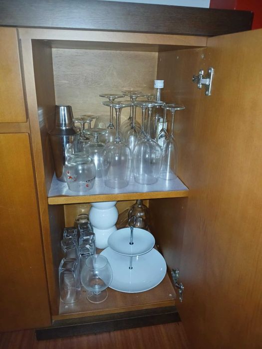 Movel TV, aparador, garrafeira e moveis suspensos