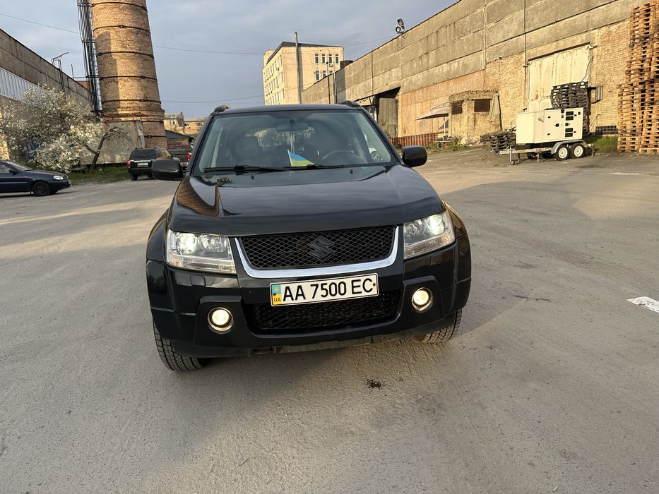 В продажу гарний автомобіль. Сузукі гранд вітара 2.0 бензин Без газу