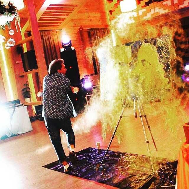 Танцюючий художник/Золота пил/Шарж по фото/Портрет з фото