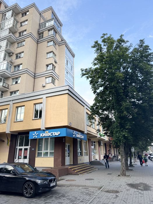 Держмолодьжитло. Продаж просторої однокімнатної квартири, 77м2
