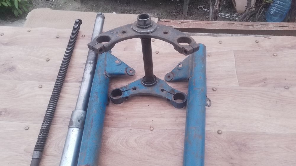 Передня вілка по запчастинам на иж юпитер.