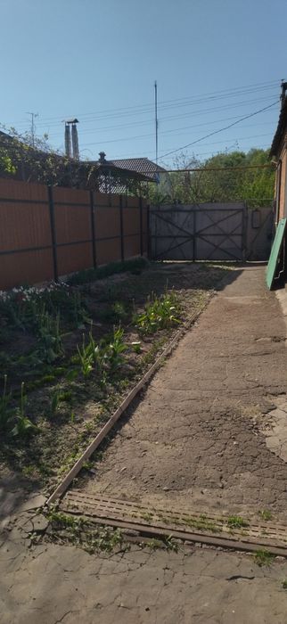 Продам добротний будинок на дві сім'ї