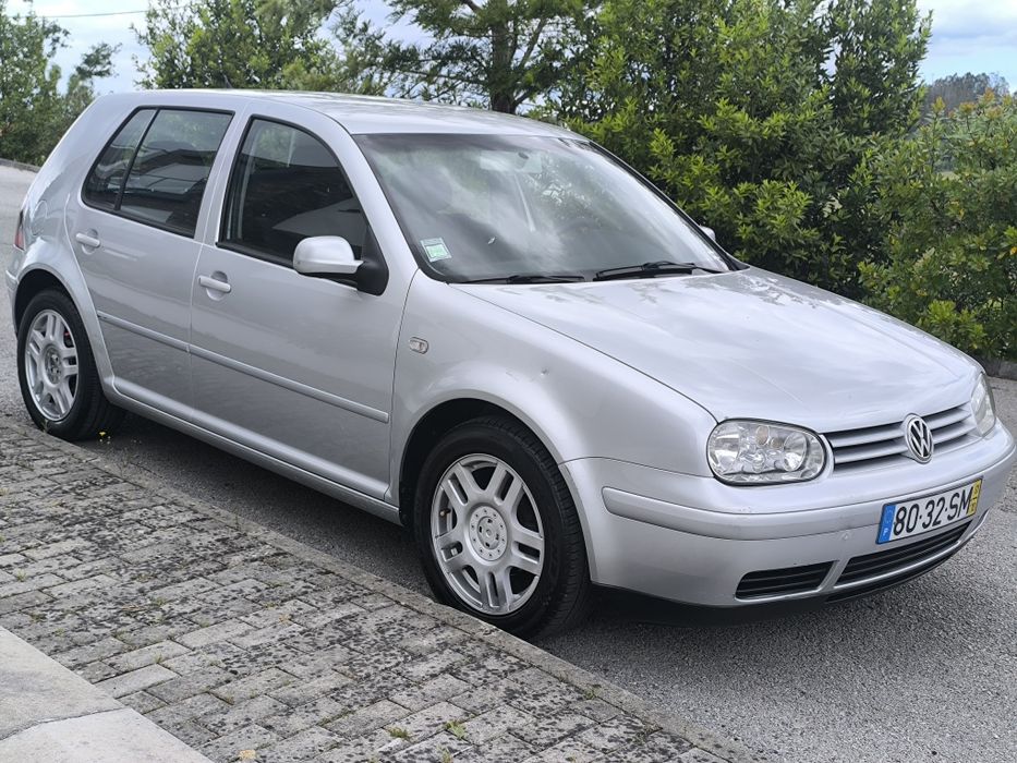 VW Golf 2001 Prata 1.4  16 válvula gasolina.