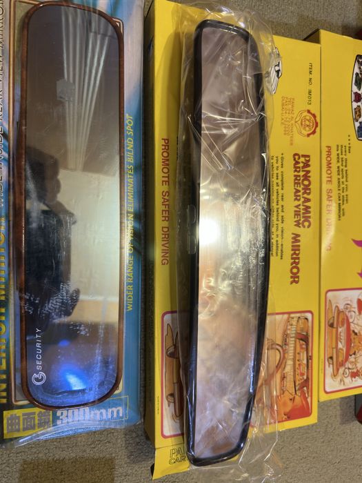 Зеркало заднего вида в салон автомобиля