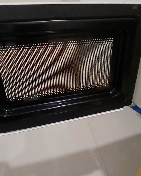 micro ondas Kunft 700 w 20 litros
