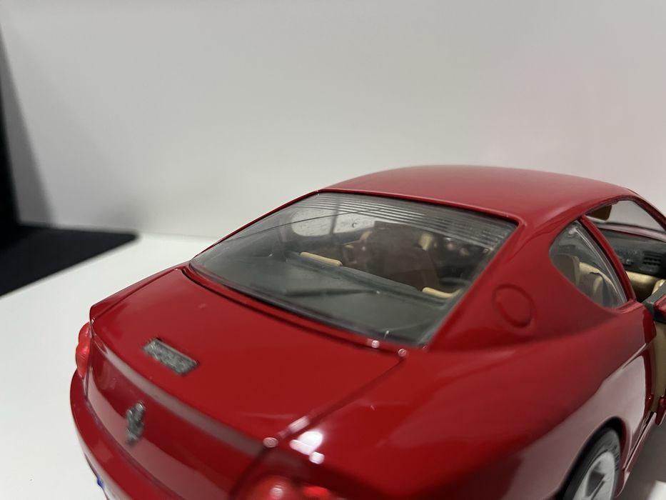 Ferrari 456GT 1:18 (Descrição)