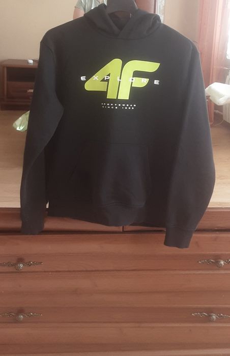Bluza chłopięca kangurka 4F ciepla( na zimę, jesień)r.164 Stan idealny