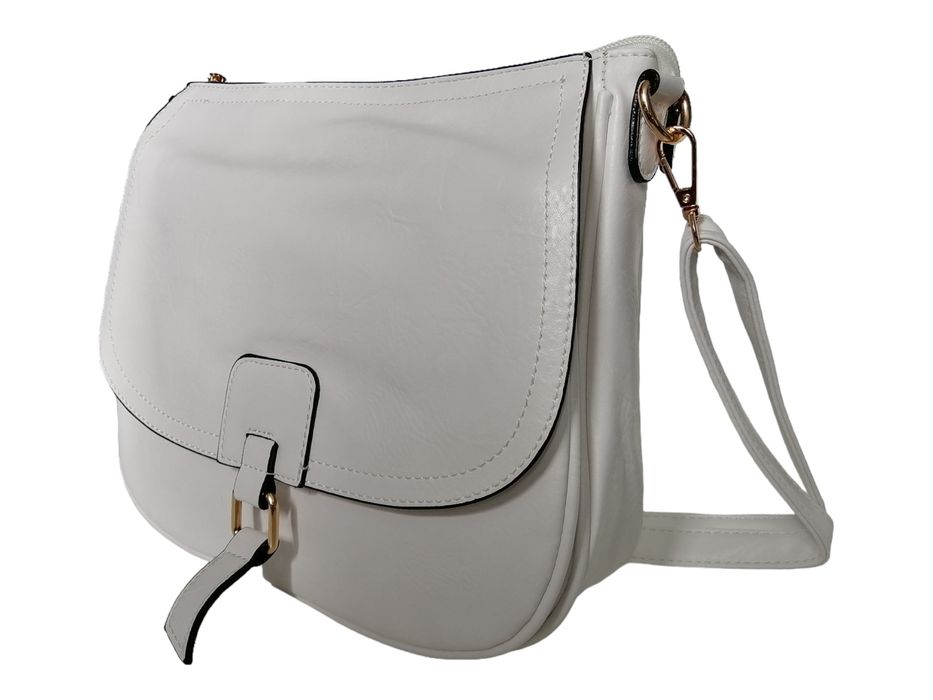 Biała torebka damska na ramię, klasyczna listonoszka, styl miejski