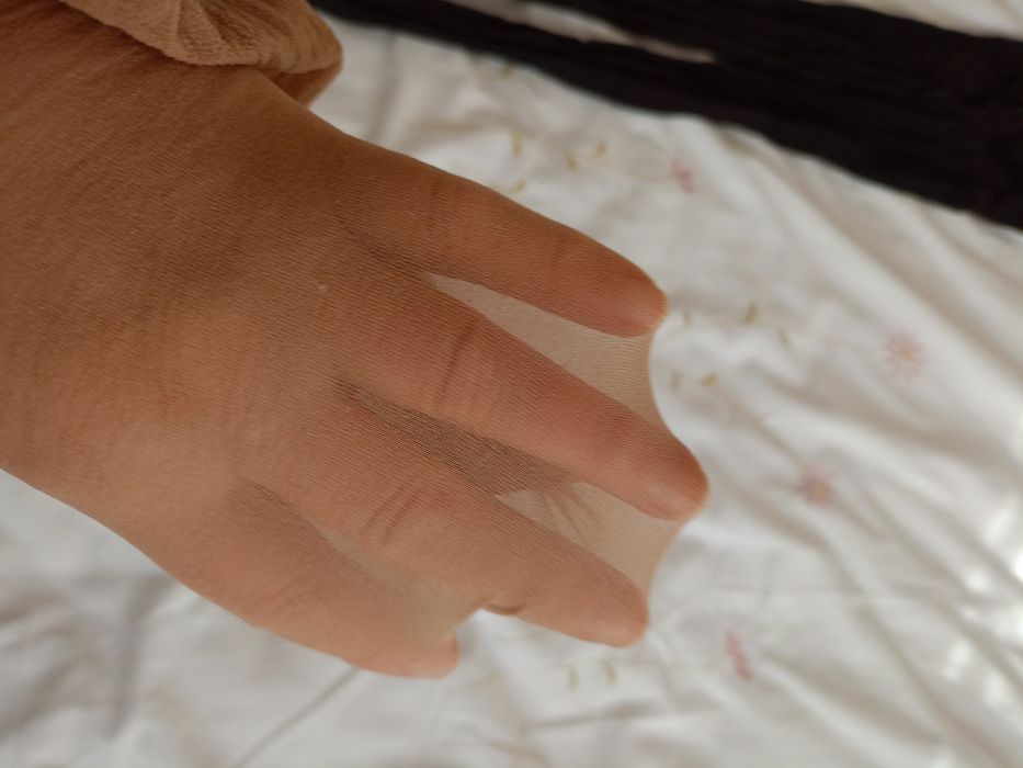 Damskie używane rajstopy.