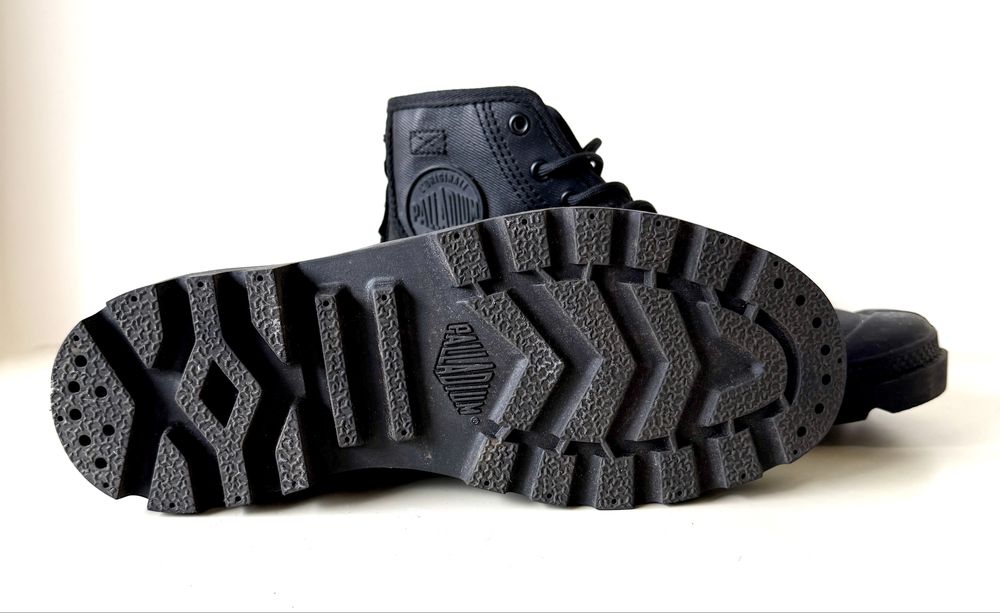 Botas Palladium pretas novas – Tamanho 38