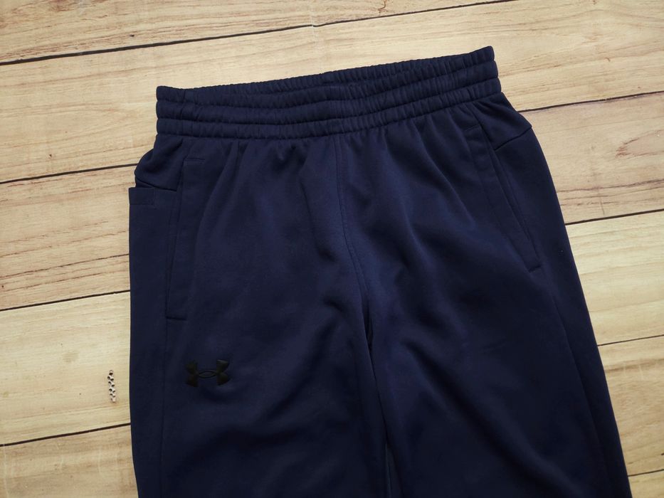 UNDER ARMOUR Spodnie Dresowe Męskie Granatowe Logo r. M
