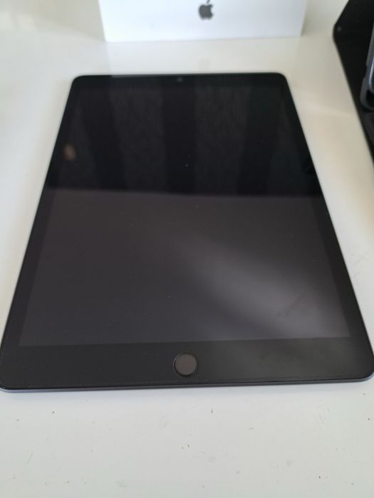 Ipad 9 generacja 64gb rysik etui klawiatura gwarancja