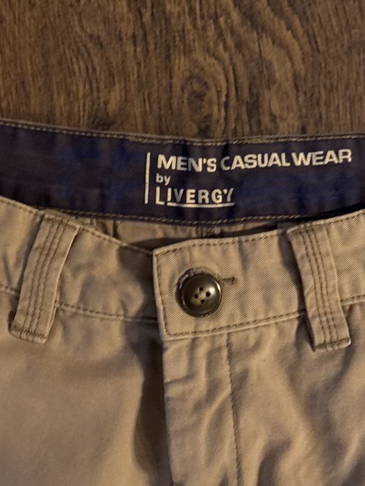 Beżowe spodnie (chinos) Livergy 50 (32/32)