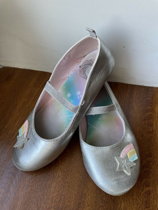 Продам дитячі туфлі