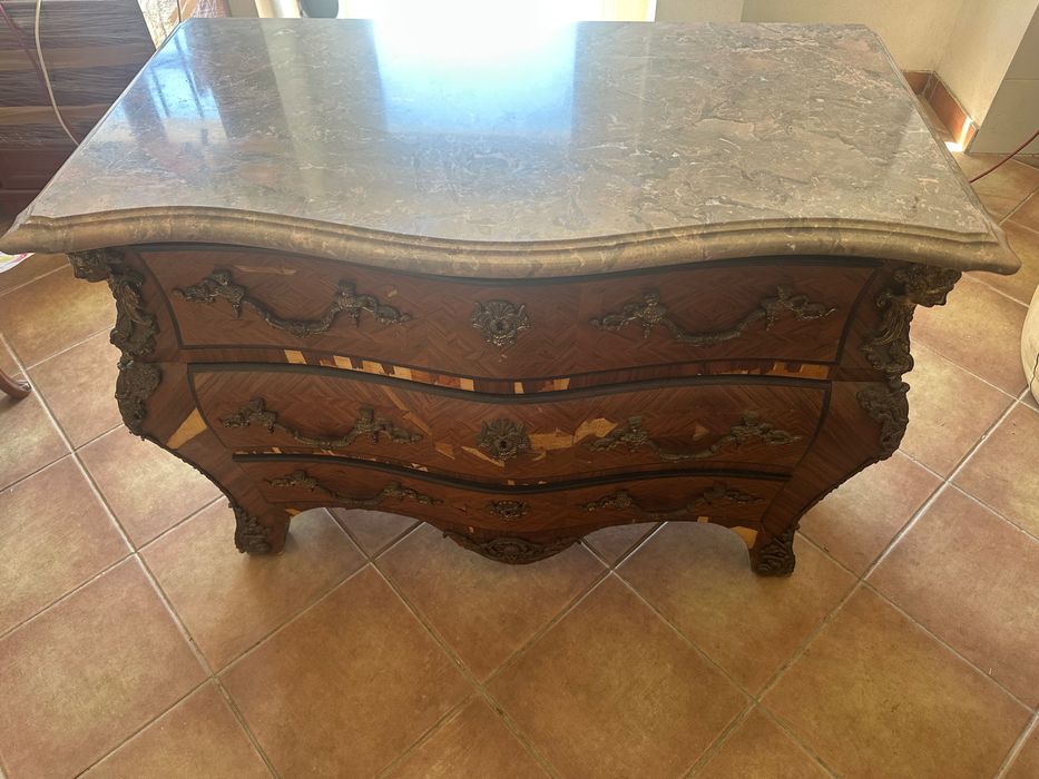 Cómoda com Tampo de Pedra mármore