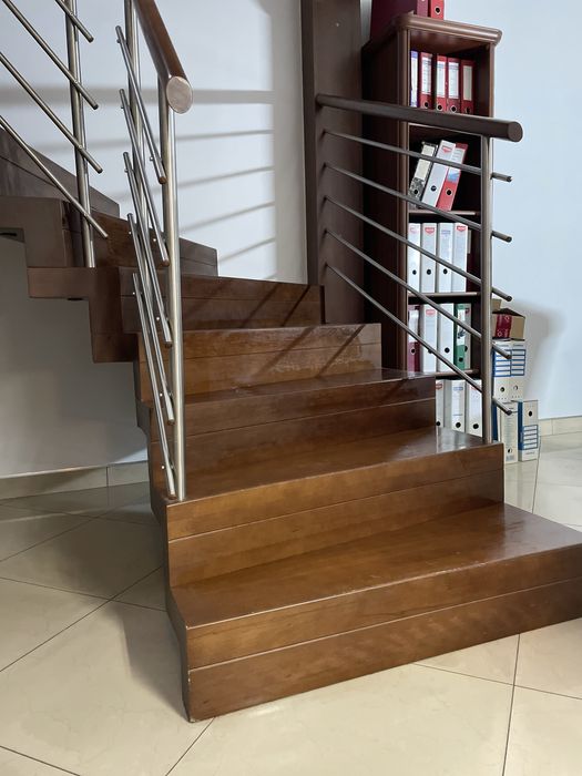 Schody używane dywanowe zabiegowe