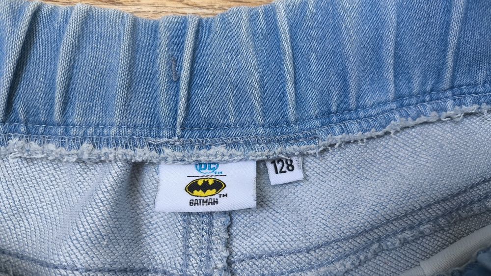 Krótkie spodenki dziecięce r.128