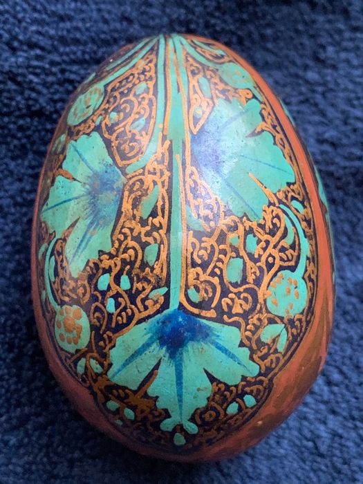 Ideal para a Páscoa: ovo de madeira pintado à mão