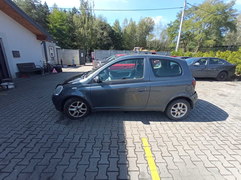 Toyota Yaris lift 1.4 D-4D 2003 POJAZD NA CZĘŚCI