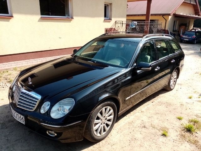 Sprzedam bardzo zadbanego Mercedesa E211