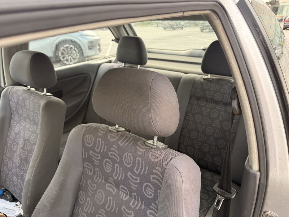 Seat ibiza 6k2 90cvs 5Lugares ( troca por comercial)