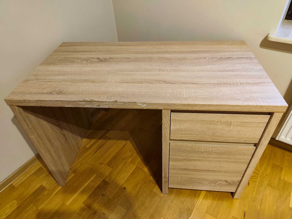 Sprzedam używane biurko firmy Black Red White, model Kaspian