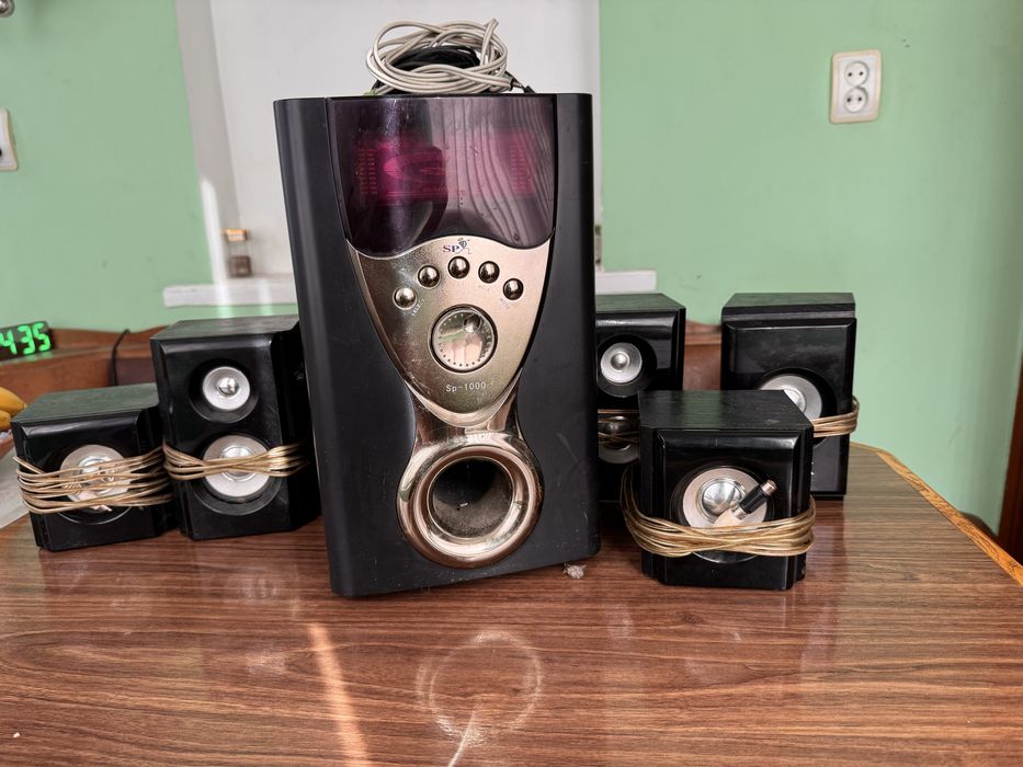 Сабвуфер и колонки SP-1000