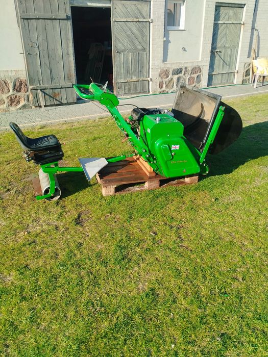 Kosiarka wrzecionowa Dennis d004 diesel Kubota