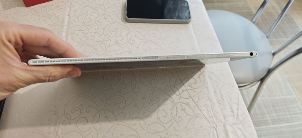 Xperia tablet z2 model SGP521